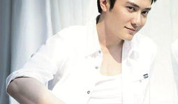 黄晓明背景身世,从普通家庭走出的影视巨星之路