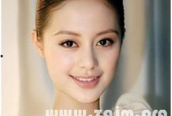 圆下巴的图片