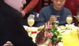 吃瓜娱乐倒水视频